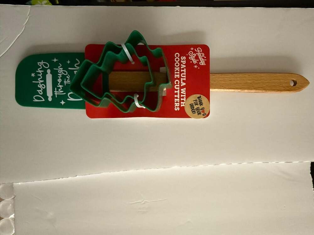 Holiday Style Dashing Through the Dough Spatula with Tree Cookie Cutter Set